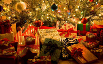 8 Creative Tech Christmas Gift Ideas for Friends & Family Chritmas gift ideas