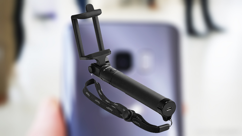 Samsung Galaxy S8 and S8 Plus selfie sticks